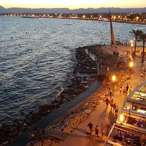 https://apartment-center-salou-near-port-aventura.catalonia-hotels.com